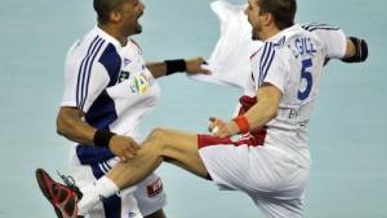 Francúzi po triumfe na olympiáde uspeli aj na majstrovstvách sveta.