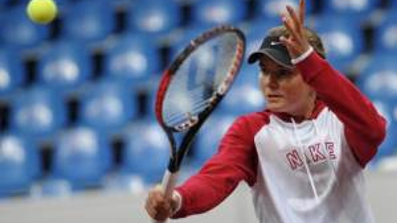 Na snímke slovenská tenistka Daniela Hantuchová 2. februára 2009 v Bratislave na prvom tréningu slovenskej fedcupovej reprezentácie pred zápasom s Belgickom.