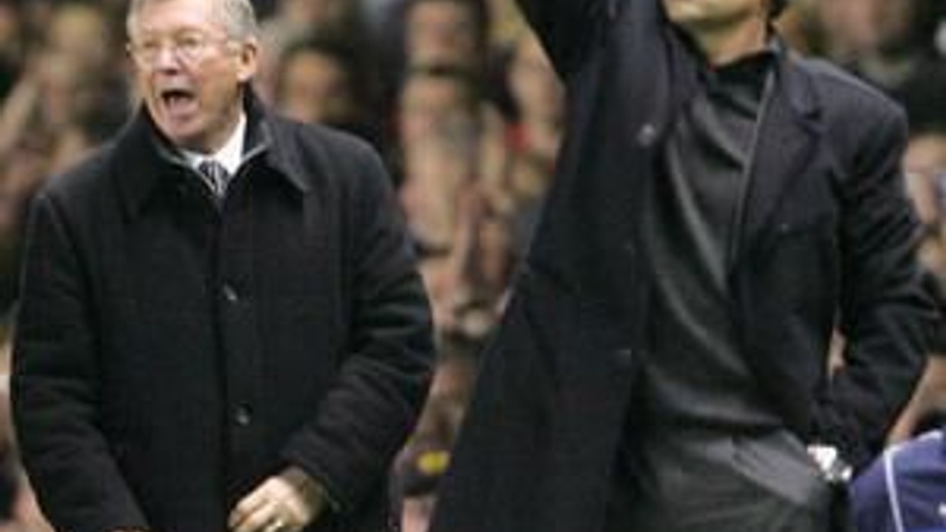 Alex Ferguson (vľavo) a Jose Mourinho sa už počas svojej kariéry niekoľkokrát stretli.