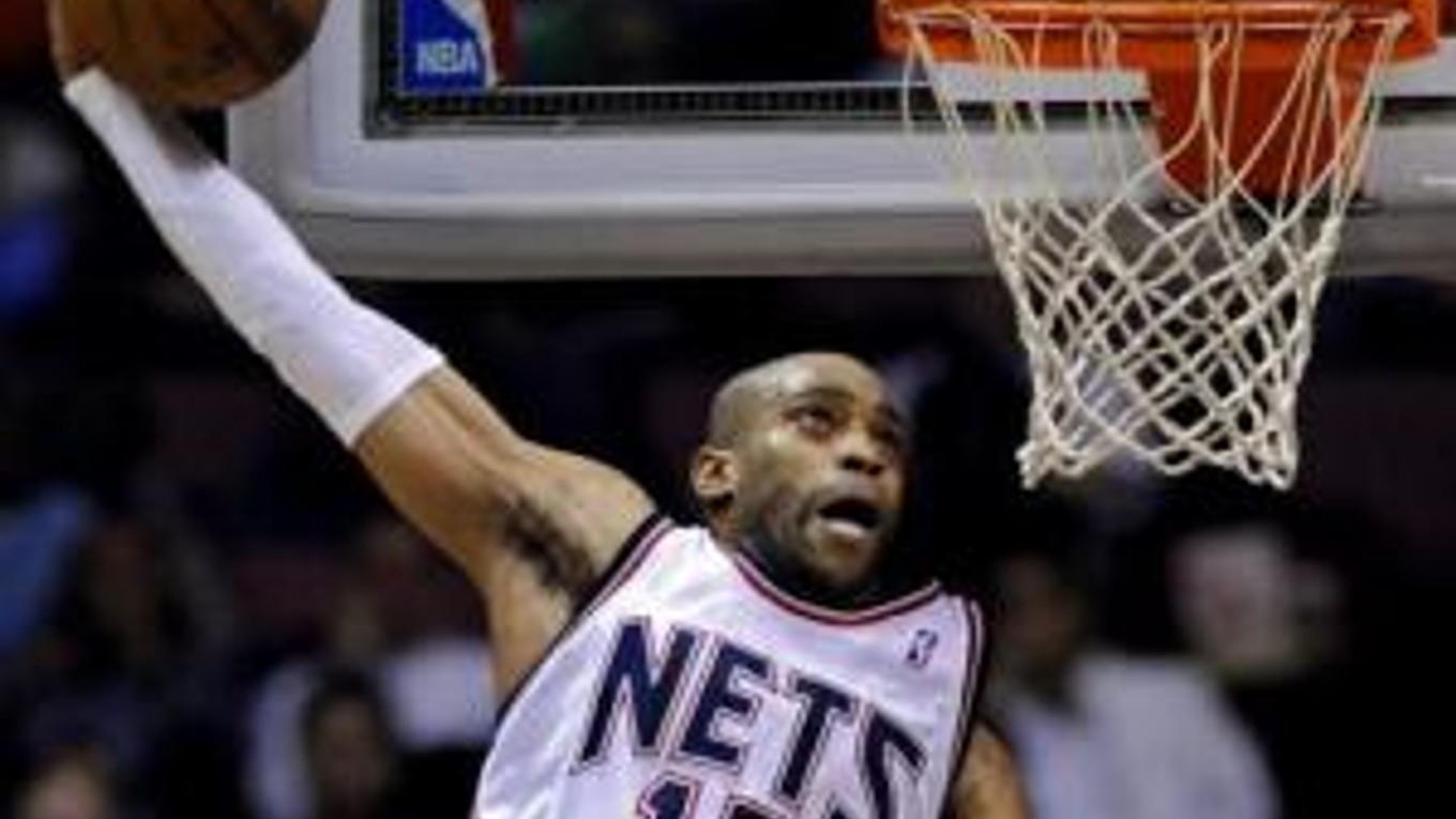 Vince Carter pomohol New Jersey k výhre nad New Yorkom.