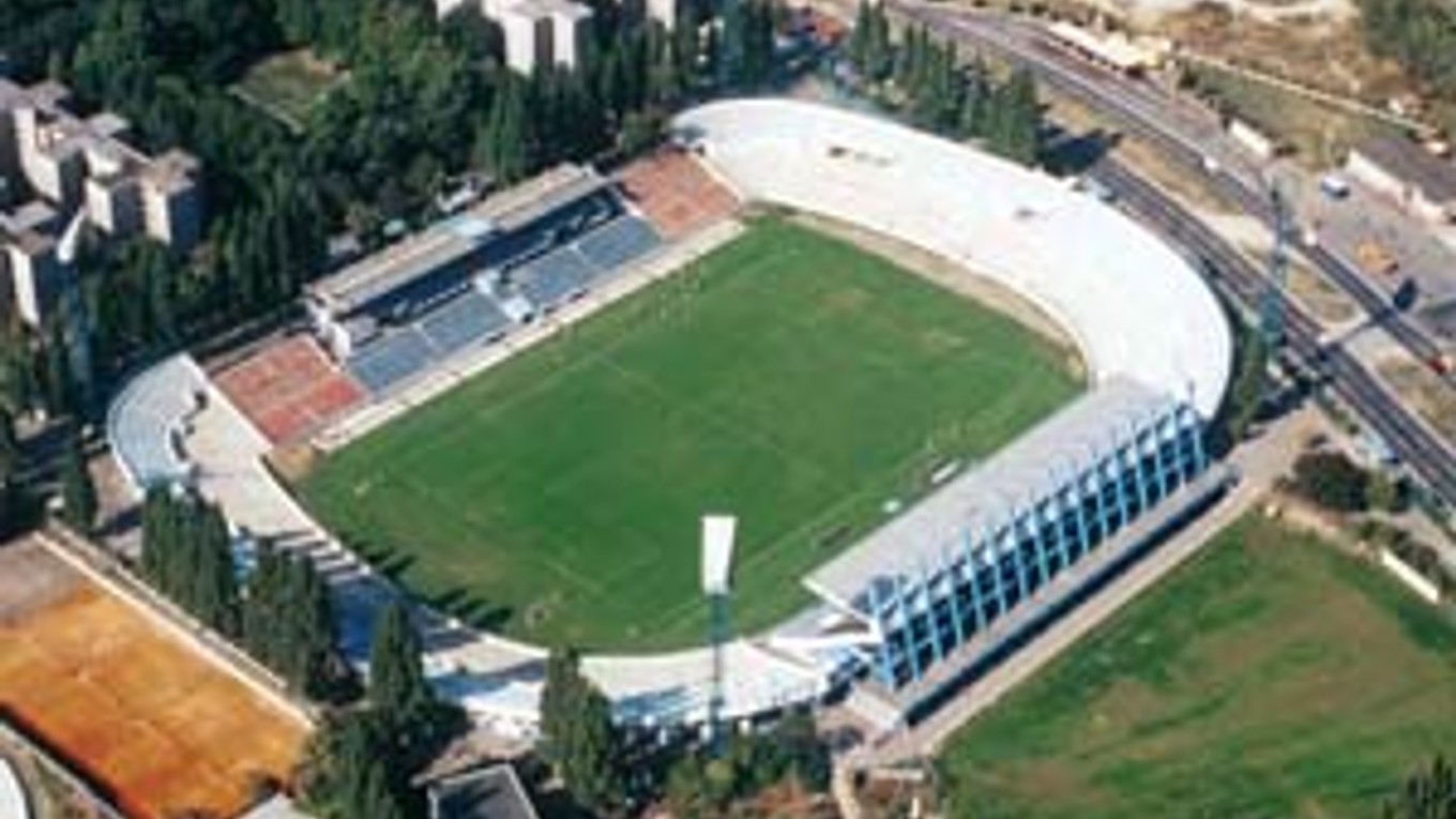 Záber na štadión v roku 2000, keď sa na ňom hrali ME do 21 rokov.