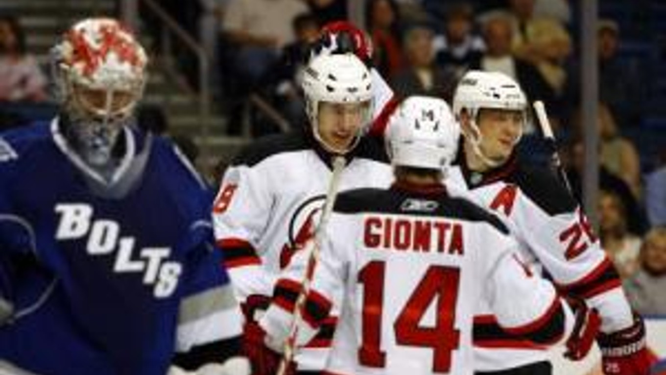 Dainius Zubrus pomohol New Jersey k výhre štyrmi gólmi.