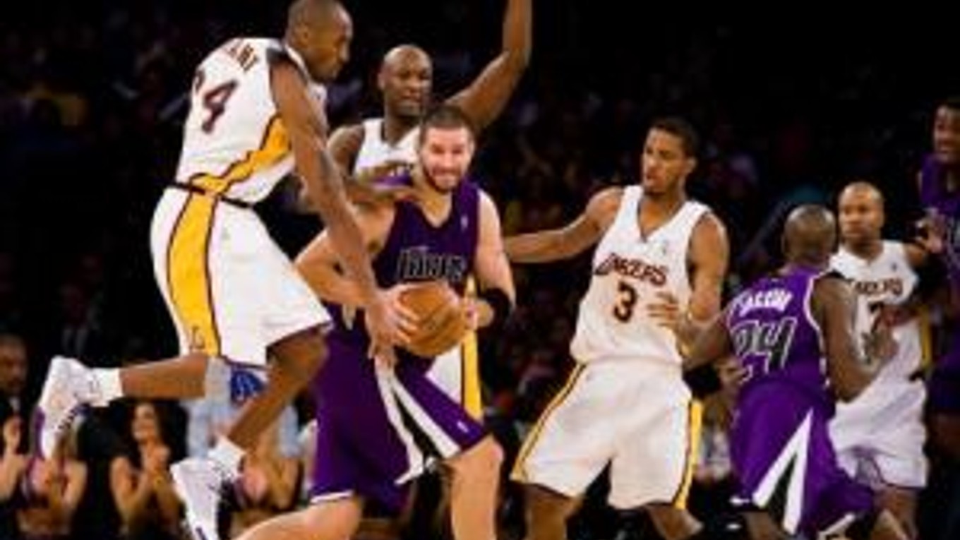 Basketbalisti Los Angeles Lakers dosiahli už na jedenáste víťazstvo z dvanástich zápasov.
