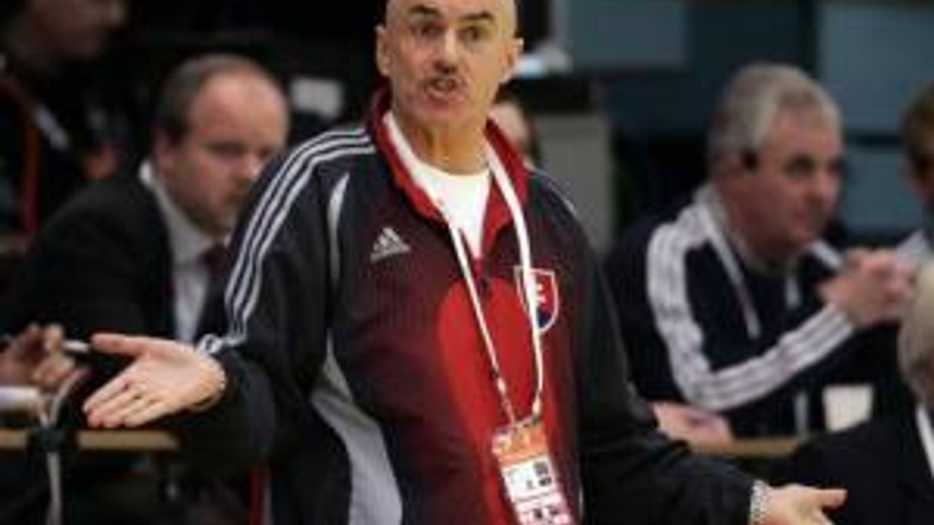 Tréner slovenských hádzanárov Zoltán Heister chce so svojimi zverencami v Grécku bodovať.