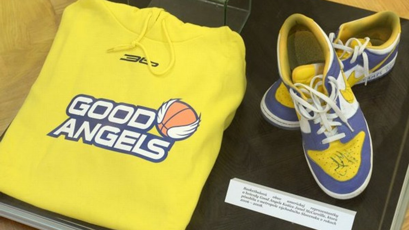 Na snímke basketbalová obuv americkej reprezentantky Good Angels Košice Janel McCarville.