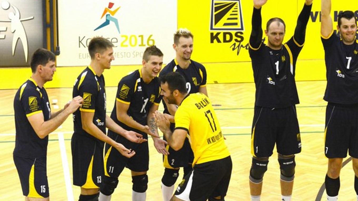 Koho nechá tréner sedieť na lavičke? Košickí volejbalisti sa dnes doma predstavia proti poslednému tímu tabuľky.