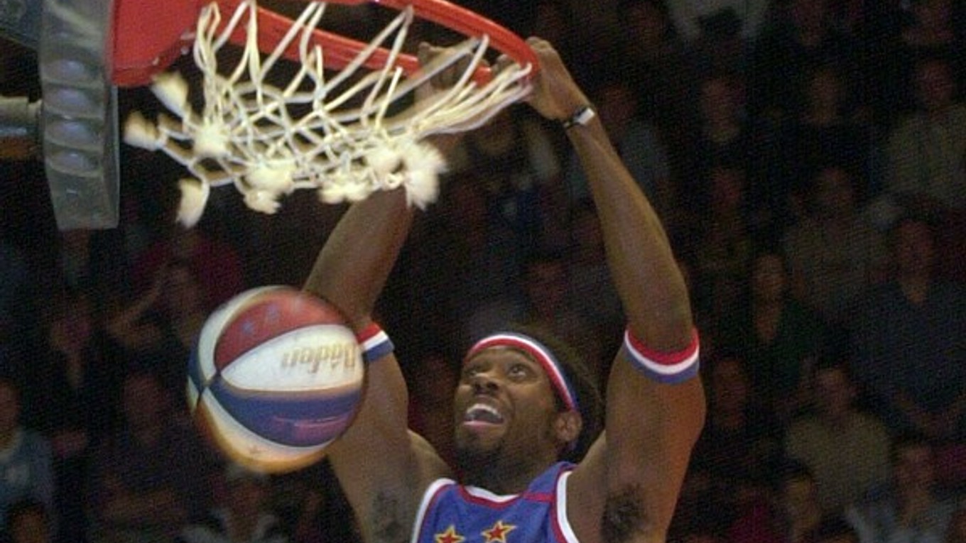 Kúzelníci s loptou. Harlem Globetrotters v akcii.