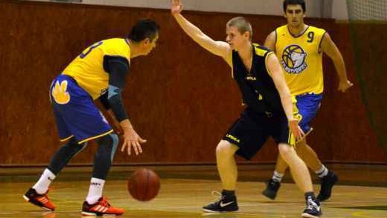 Michalovskí basketbalisti tretíkrát v rade vyhrali. Tentoraz si poradili so skúseným celkom košických Kapybár.