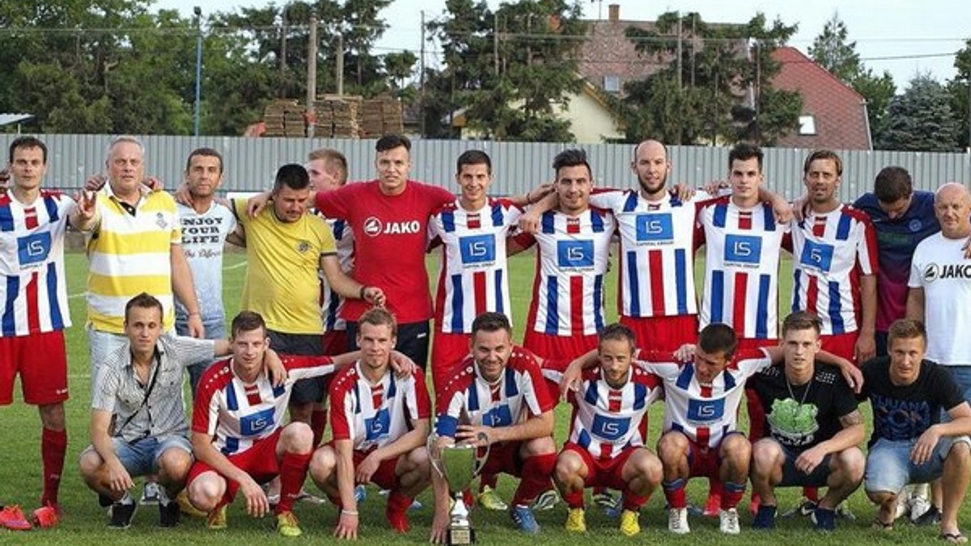 FK Šaca – víťaz IV. ligy, sk. Juh. Mužstvo si zahrá v najvyššej regionálnej súťaži.