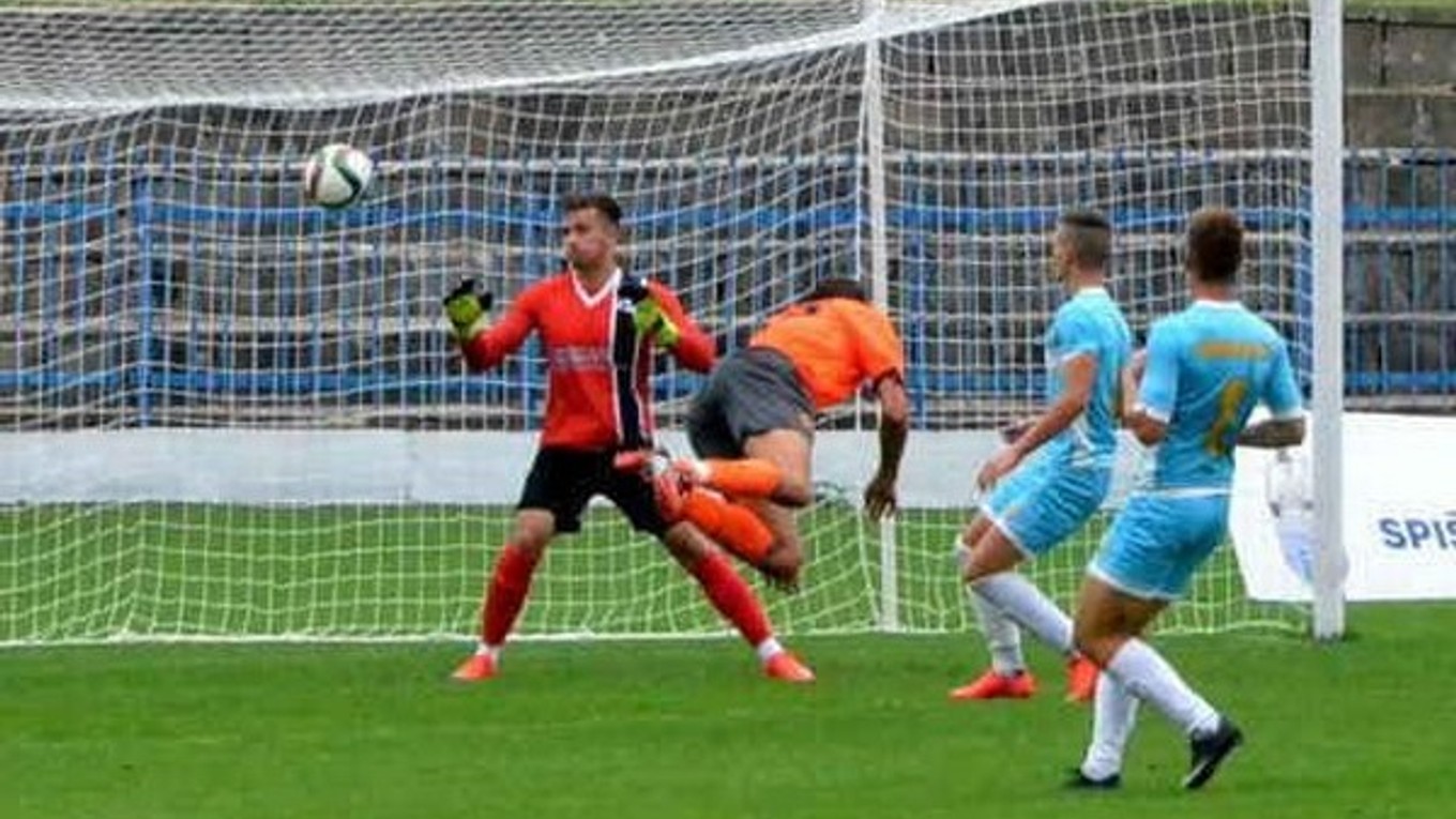 Tretí v zápase, päťdesiaty za Hanisku. Matúš Pekár po tejto odvážnej hlavičke pečatil víťazstvo Hanisky na Spiši v pomere 4:0 a bol to jeho jubilejný gól v tomto klube.