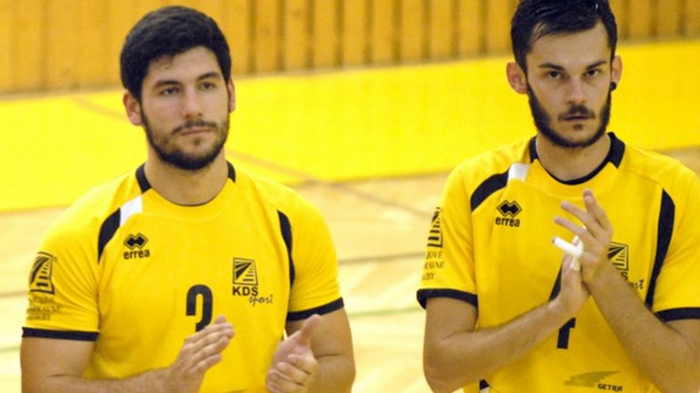 Tomáš Gurňák (vpravo). Zranenie mu zrejme ukončilo sezónu.