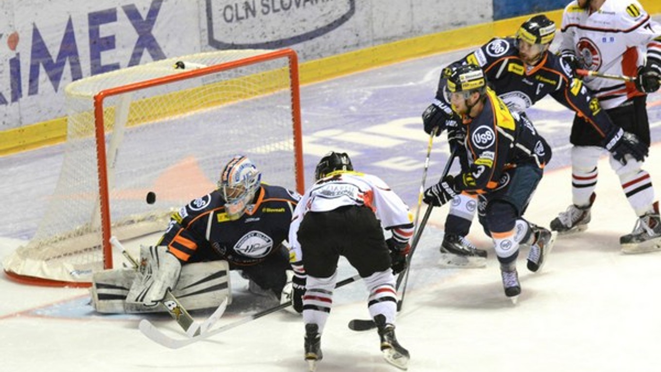 Brankár Hylák oceliarov podržal. Bol veľkou oporou tímu.