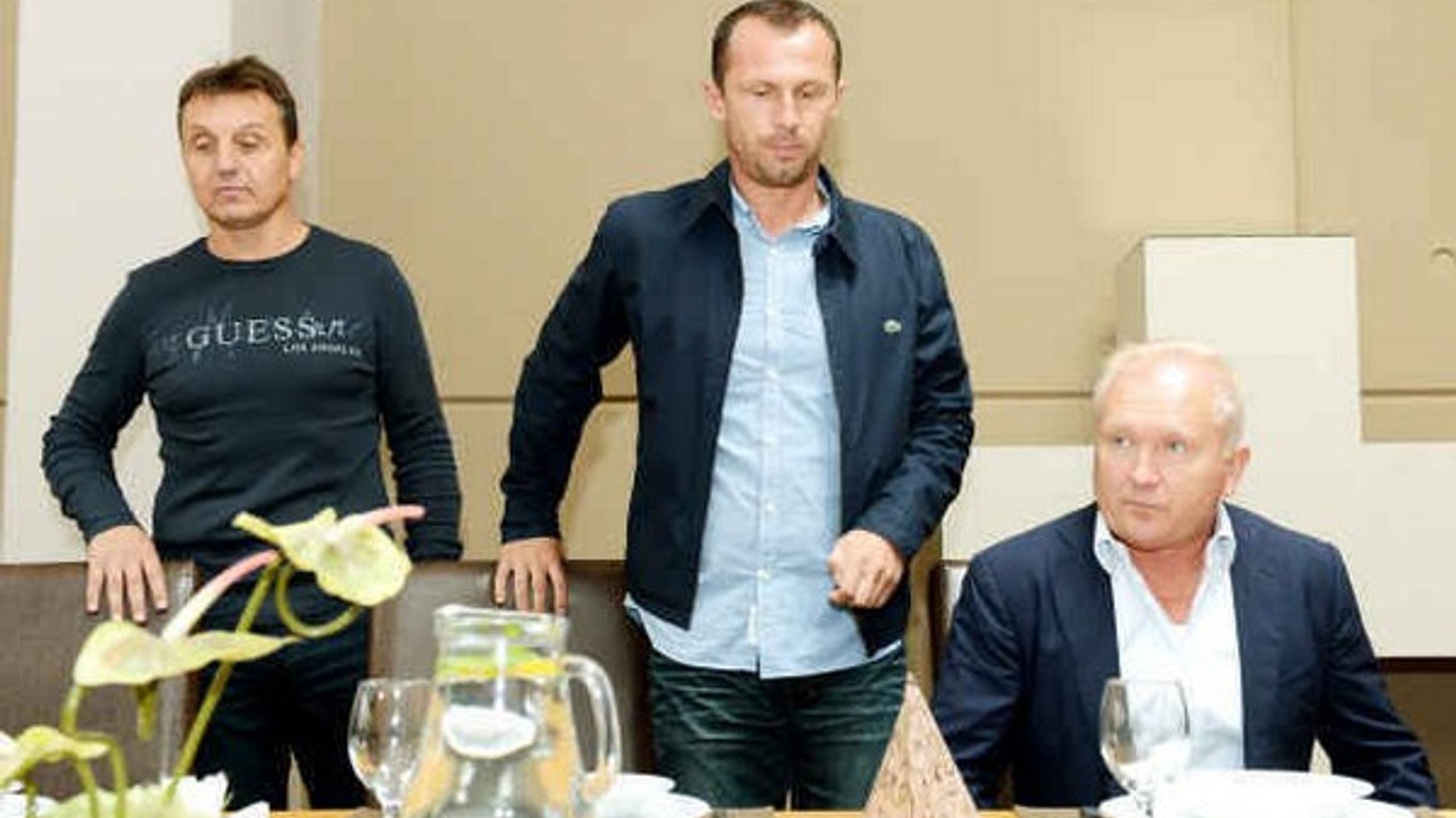 Ich cesty sa rozišli. Prezident MFK B. Podolák (vpravo) a tréner Látal.