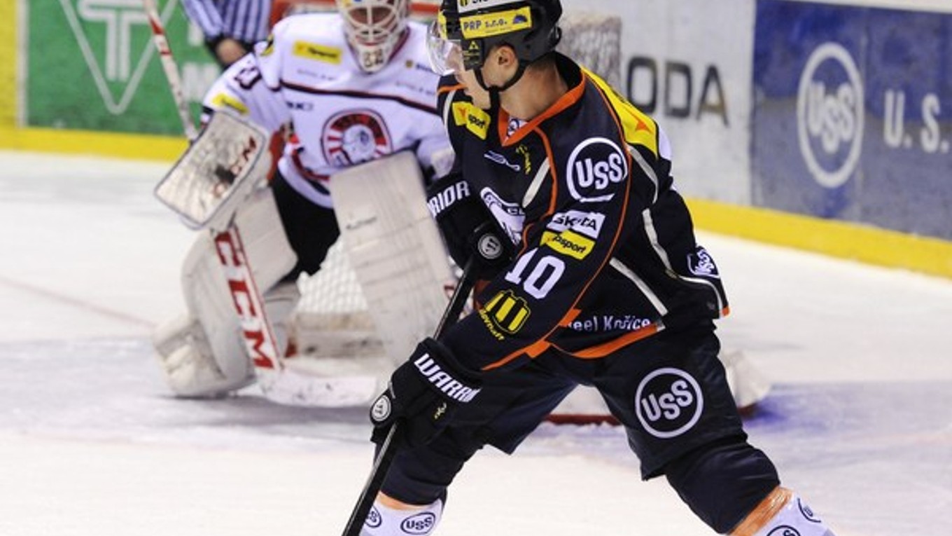 Hokejku na istý čas odloží. Jakub Suja sa zaradil medzi zranených.