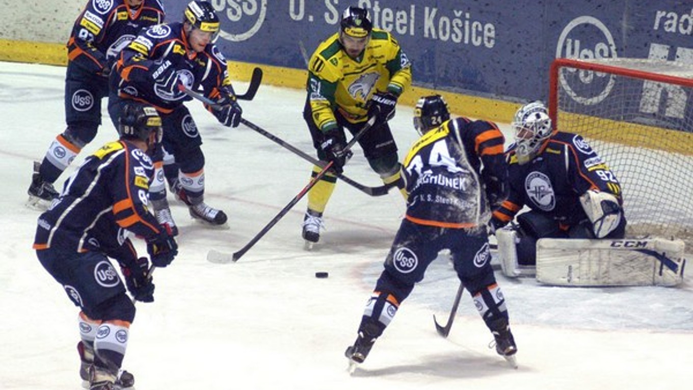 Košický gólman. Marcel Melicherčík v akcii proti Žiline.