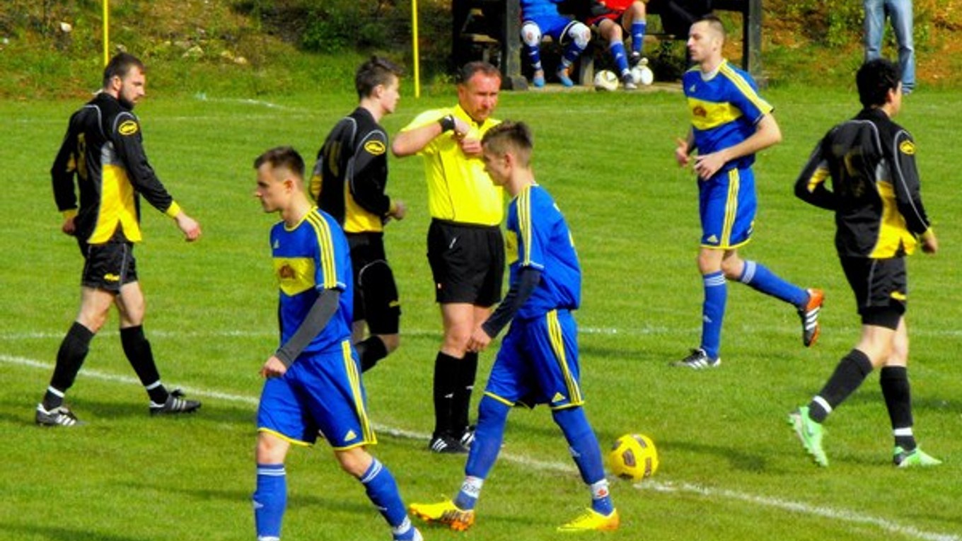 Po obrátke. Futbalisti Krh. Podhradia si víťazstvo zabezpečili v druhom polčase.