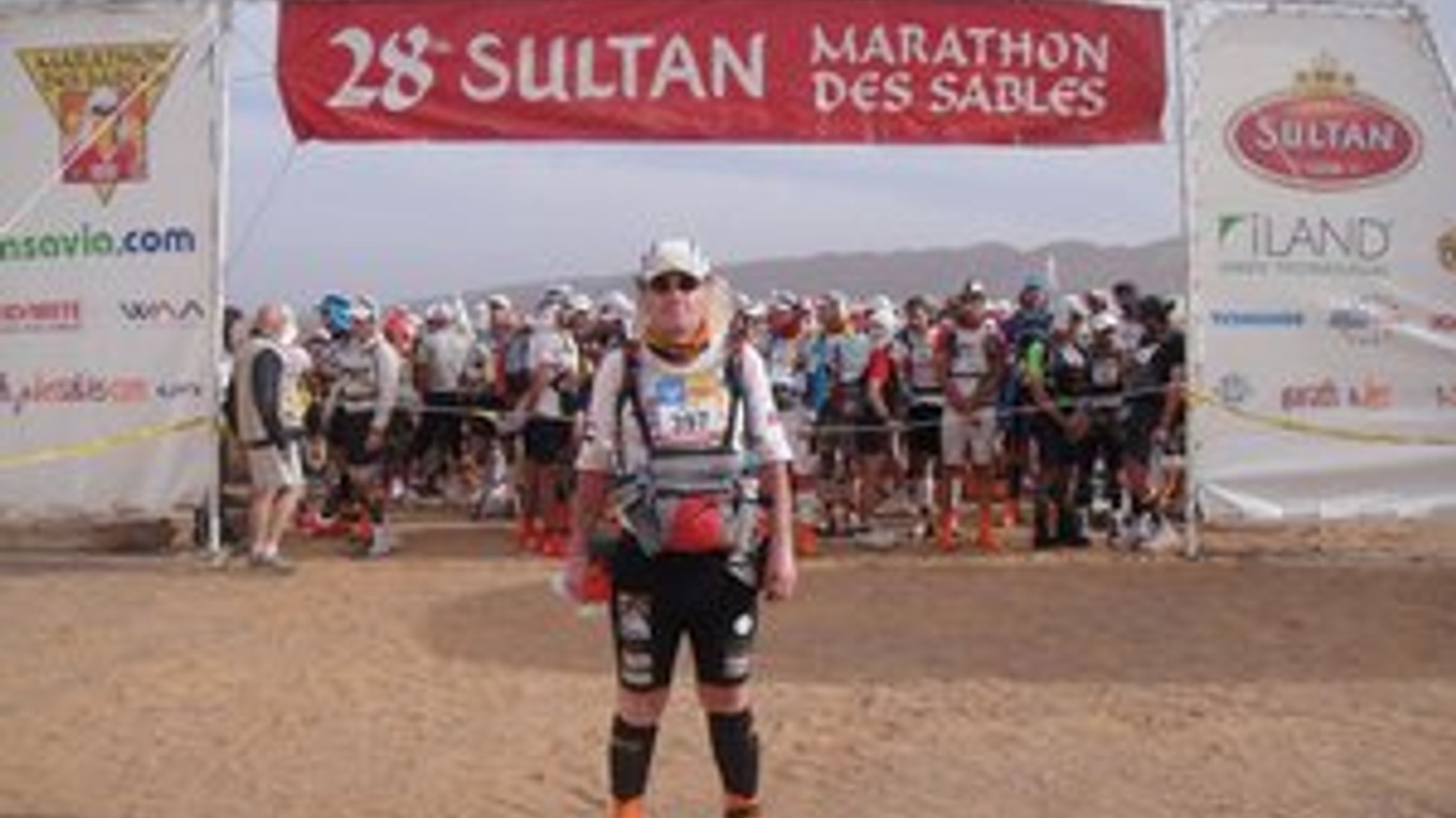 Imad Barakat. Pred štartom v plnej zbroji.