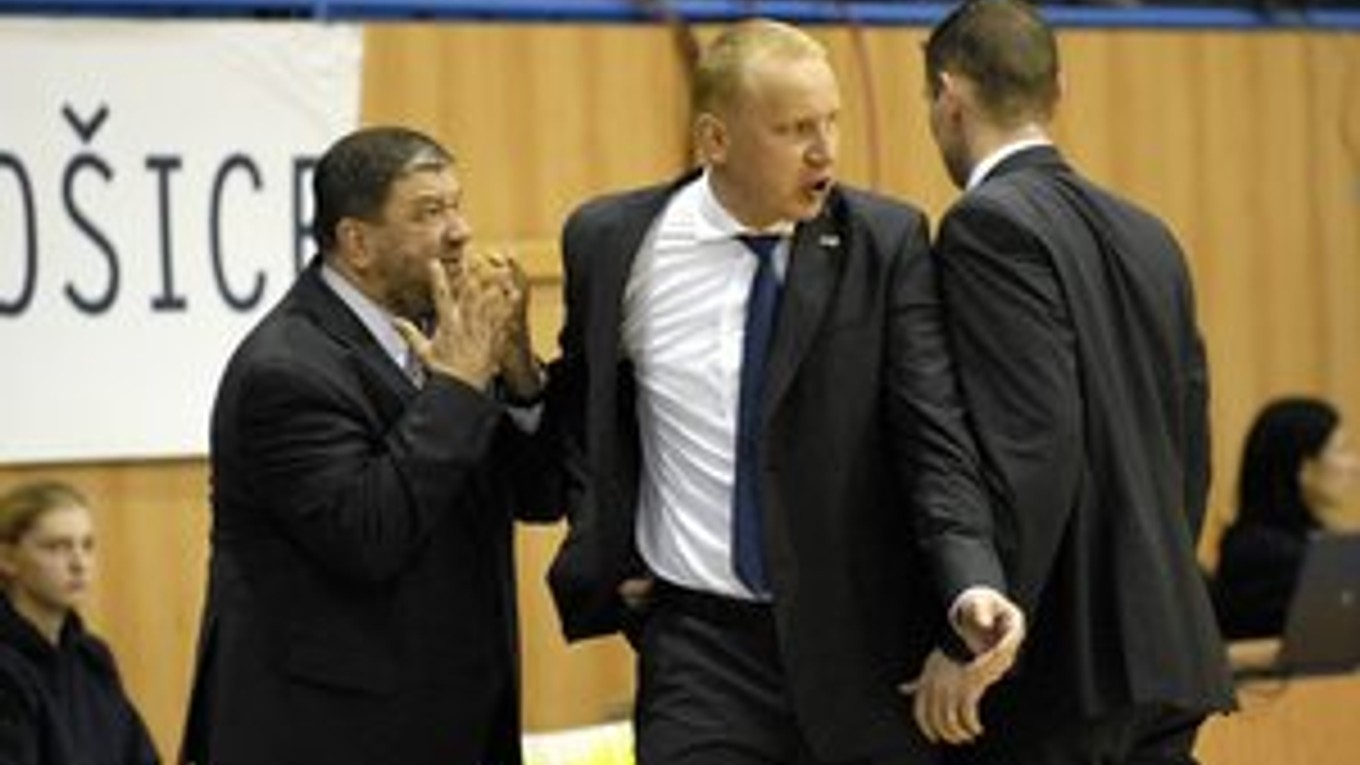 Realizačný tím. Športový riaditeľ Ivan Benninghaus (vľavo) s trénerom Marošom Kováčikom.