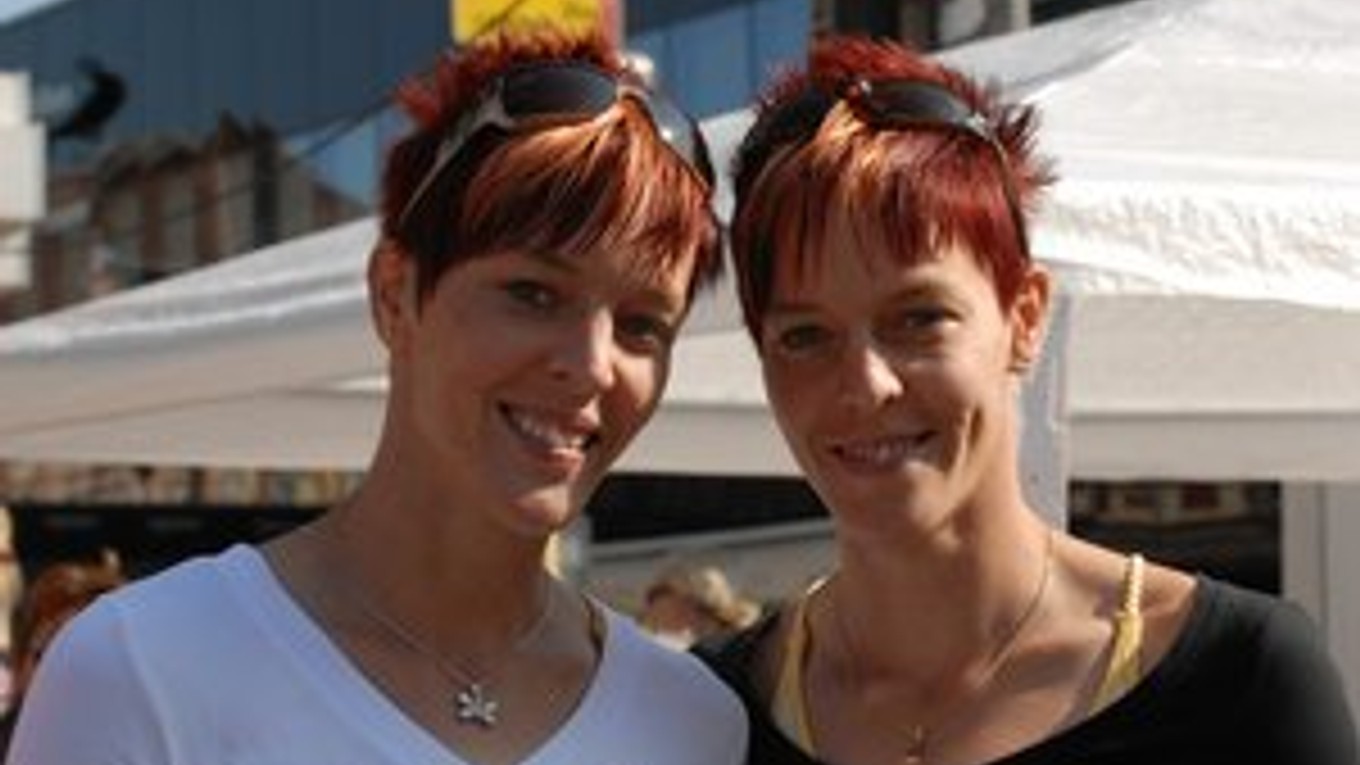 Usmievavé sestry. Trojskokanka Dana (vľavo) a diaľkarka Jana.