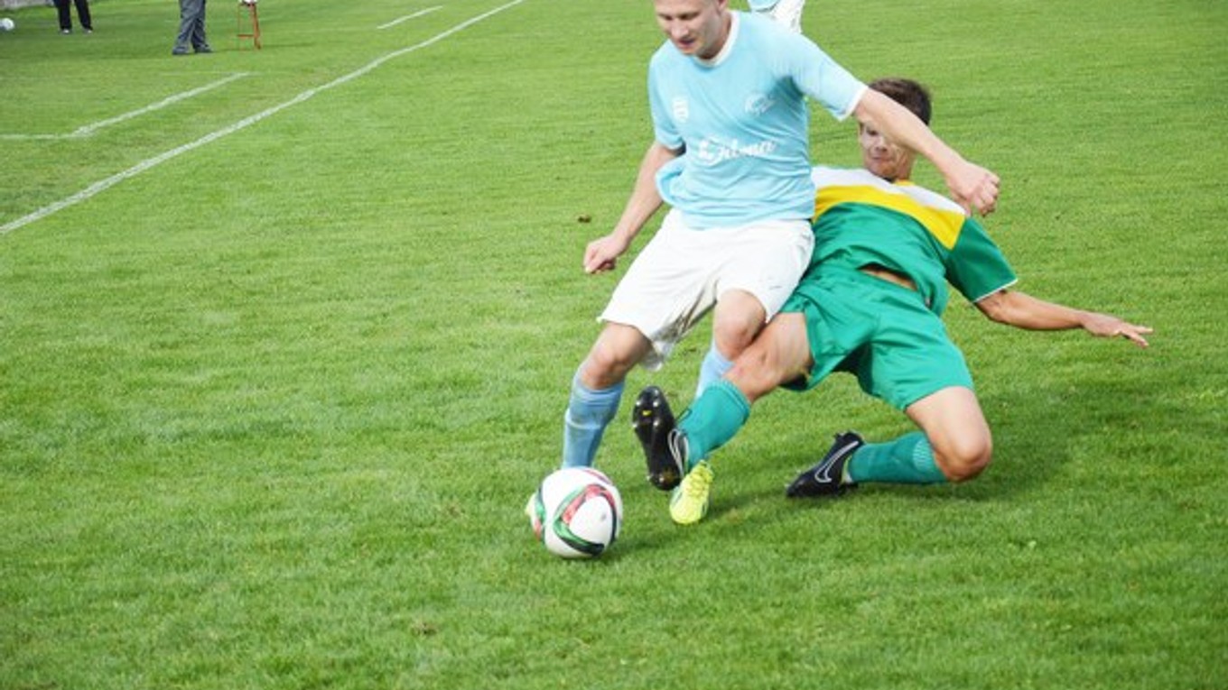 Vo Vranove otvoril skóre. Marcel Vysočan (vľavo) zabezpečil Lipanom vedenie v zápase, ktorý napokon vyhrali 3:0.