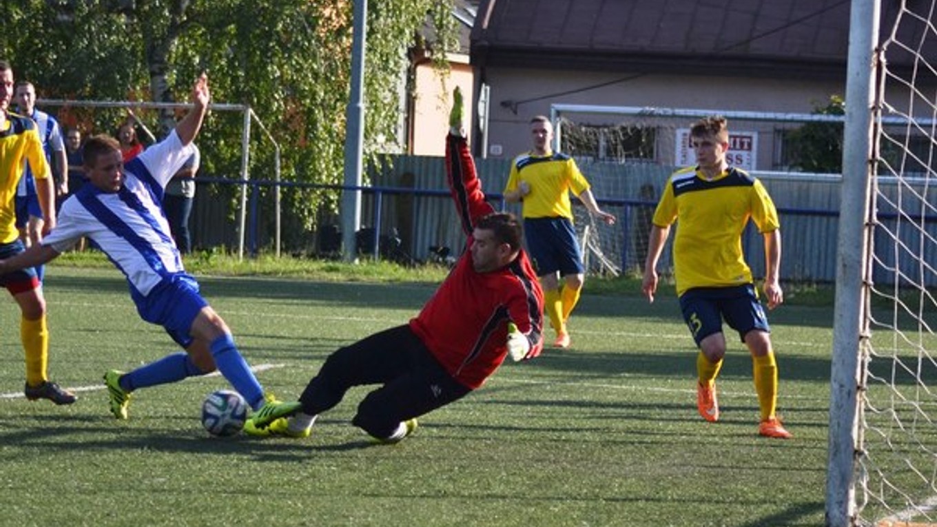 Zemplínske derby korisťou Močarian. Petrovce nad Laborcom sa síce ujali vedenia, napokon však prehrali 1:3.