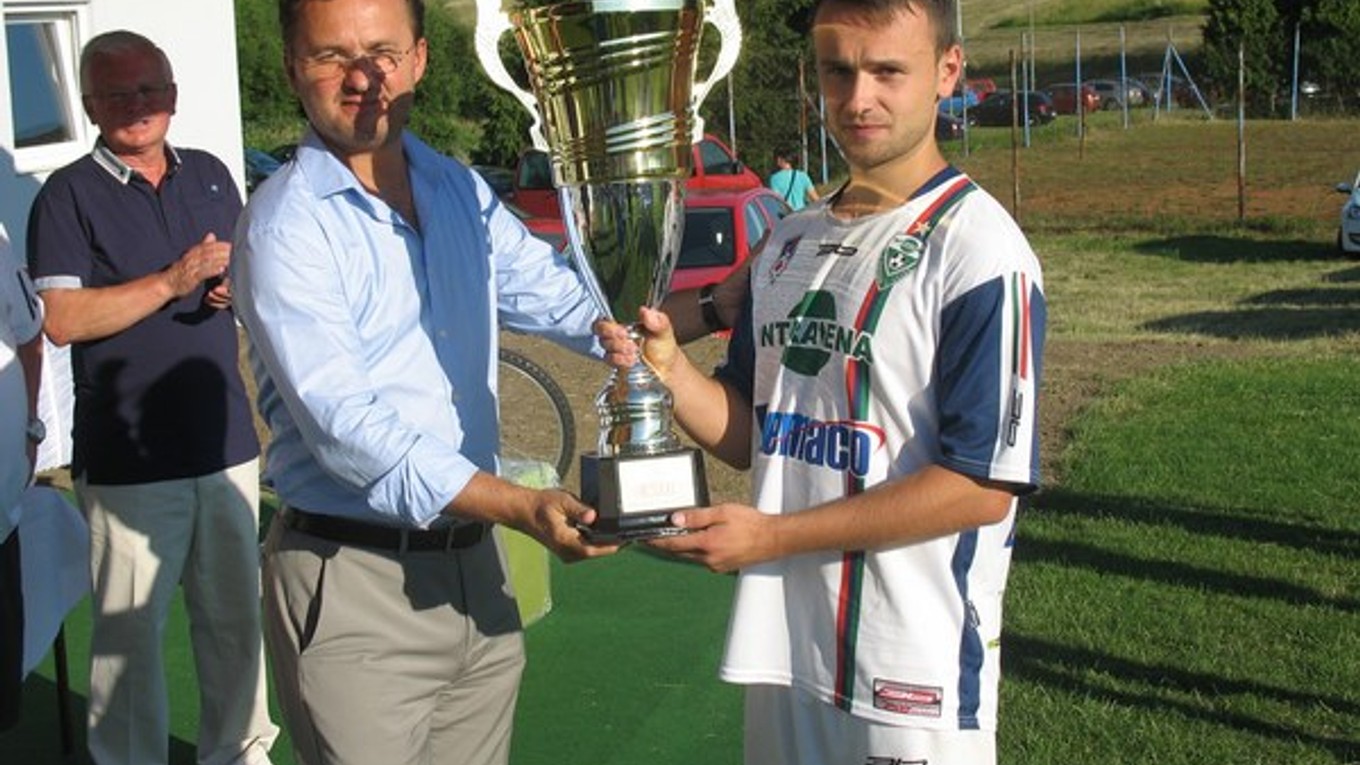 Trofej pre víťazov Šafrán Cupu.