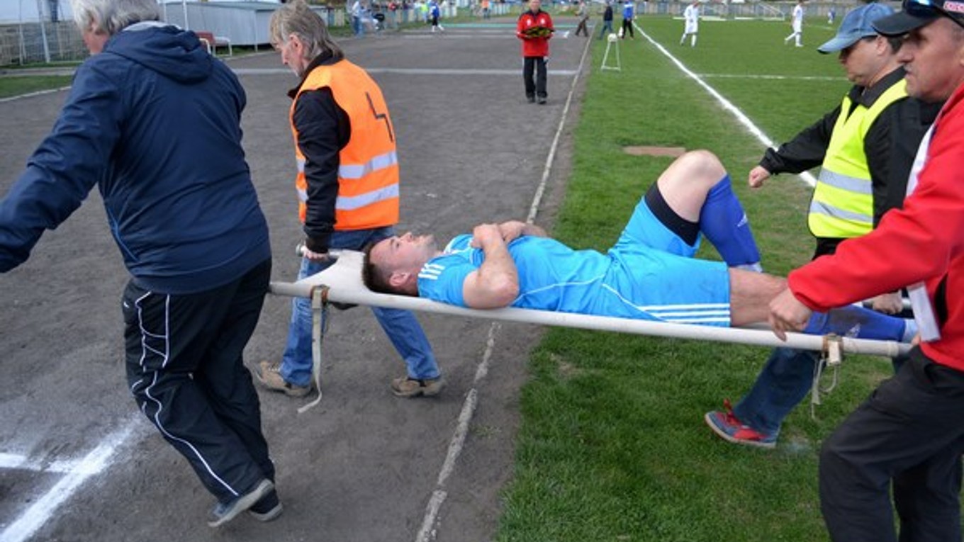 Nešťastný okamih. Jozef Štieber si roztrhol achilovku.