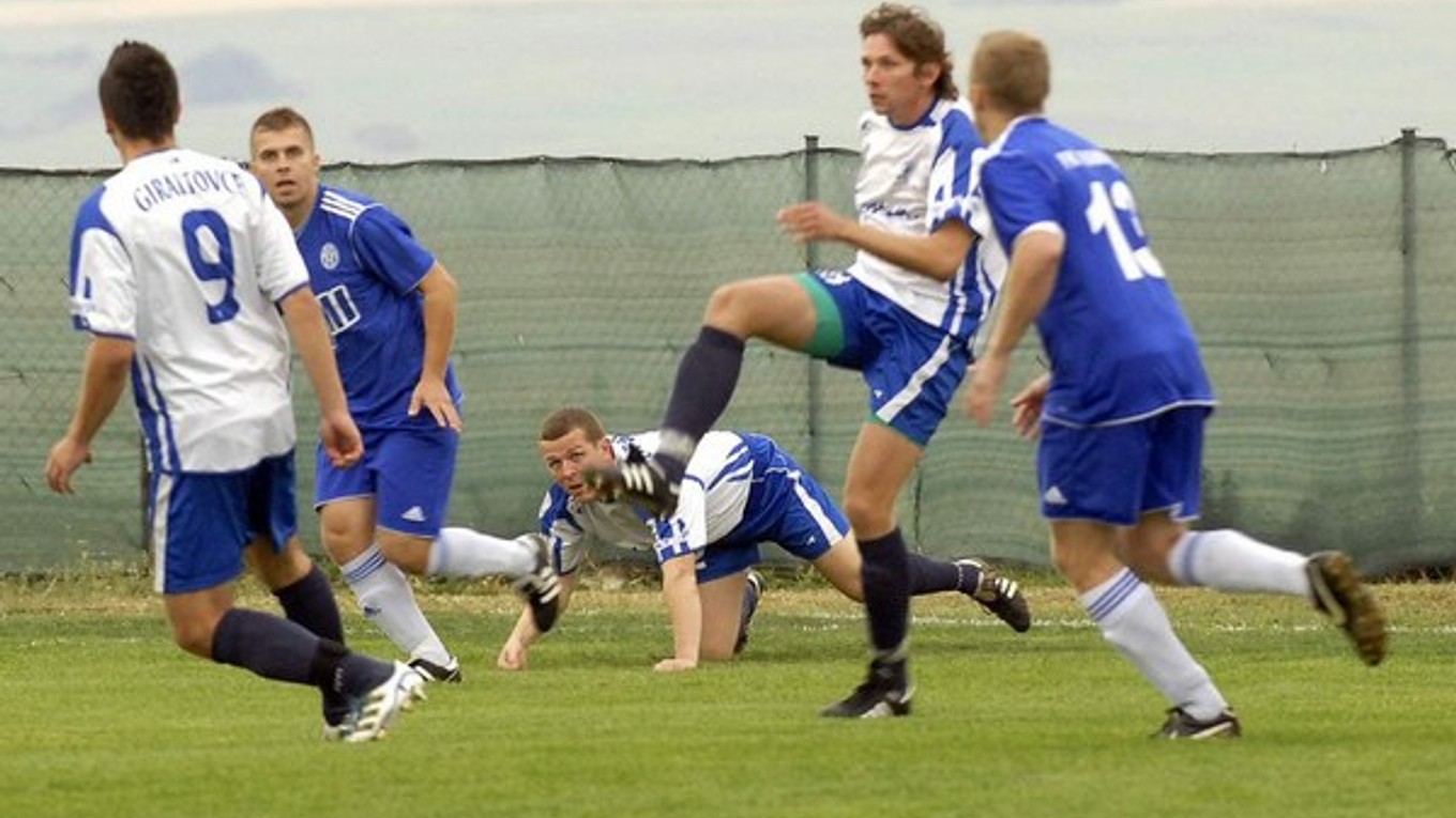 Už to začne. Tento víkend štartujú najvyššie regionálne futbalové súťaže.