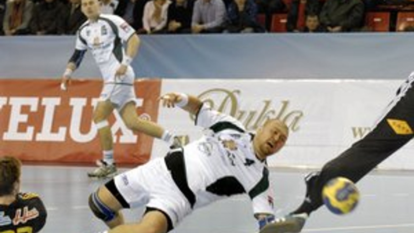 Tomáš Mažár. Aj prešovský pivot (na palubovke) verí, že Prešov bude lepším a šťastnejším tímom.