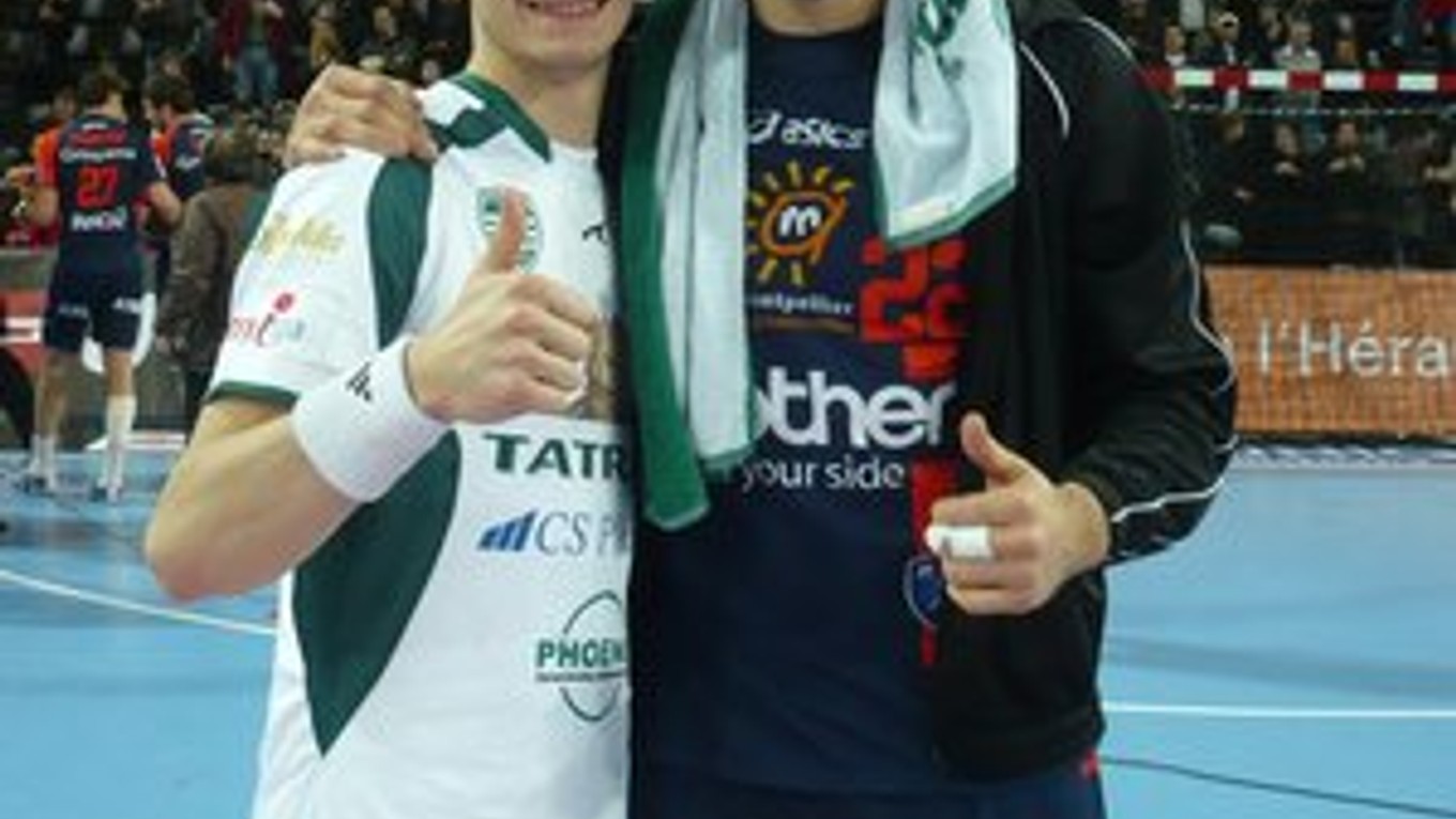 Dominik Krok. Talentovaný hráč už stihol pózovať aj so svojím vzorom N. Karabatičom.