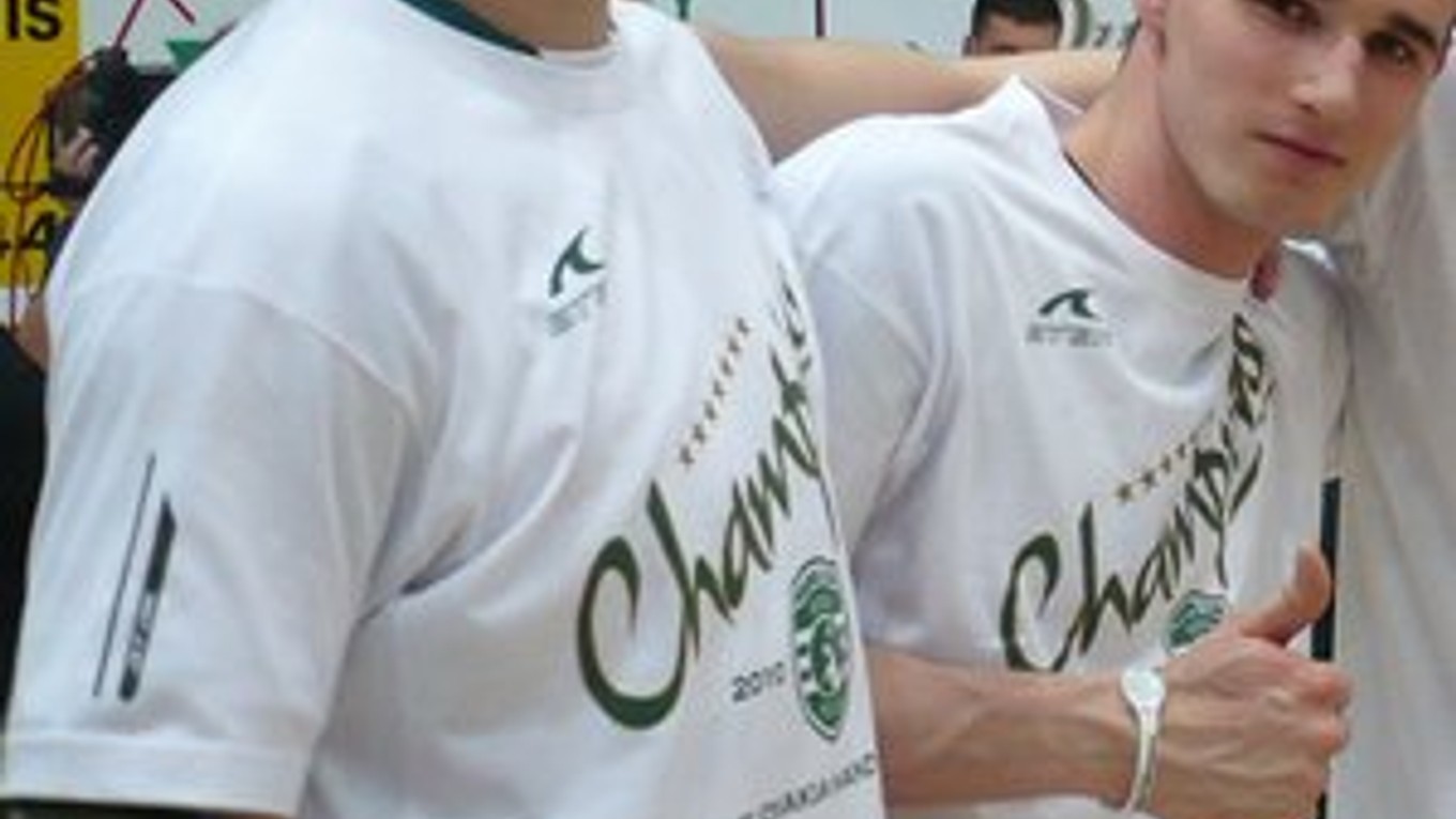 Navrátilec. J. Sobol (vľavo) s Tatranom slávil ostatný titul, po roku je späť.