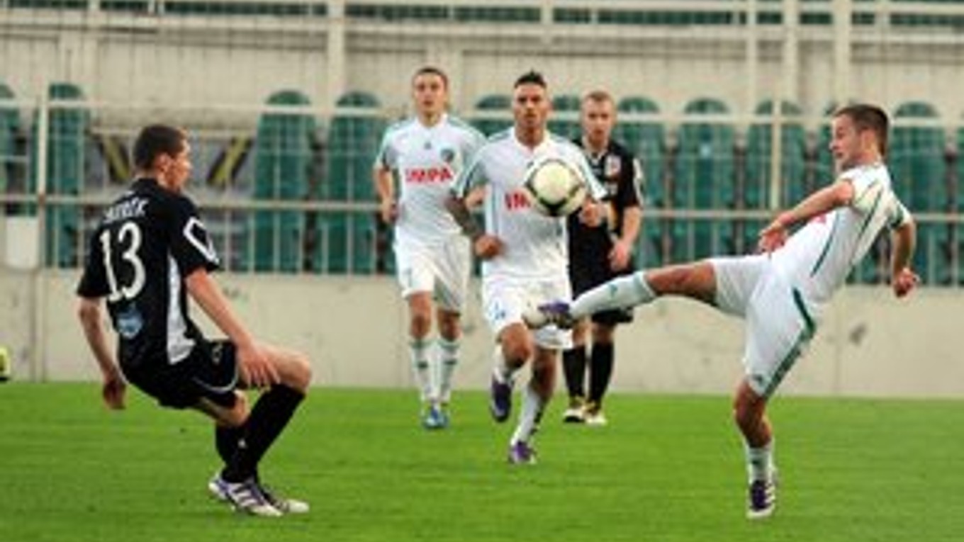 Peter Katona veští, že dnešný duel v Trenčíne by mohol priniesť pekný futbal z oboch strán.