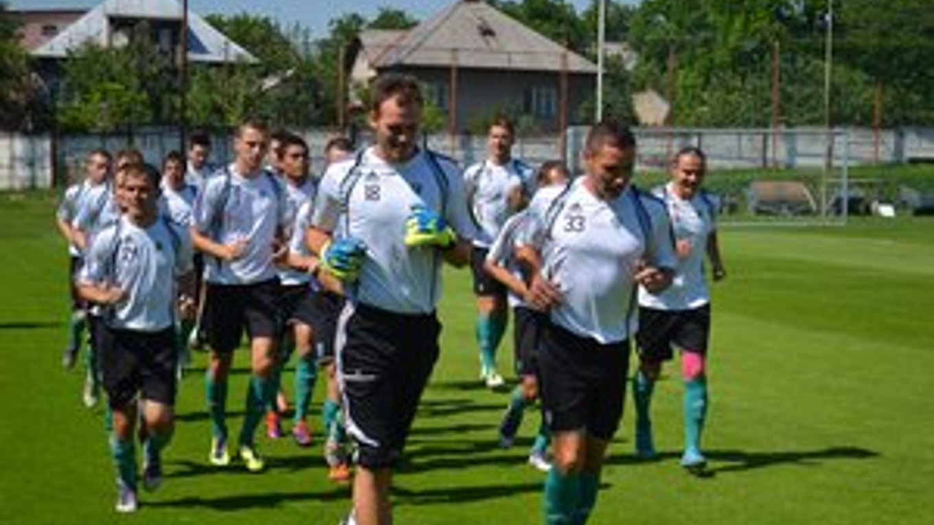 Hráči 1. FC Tatran Prešov. K tréningom im pribudli už aj prípravné zápasy.