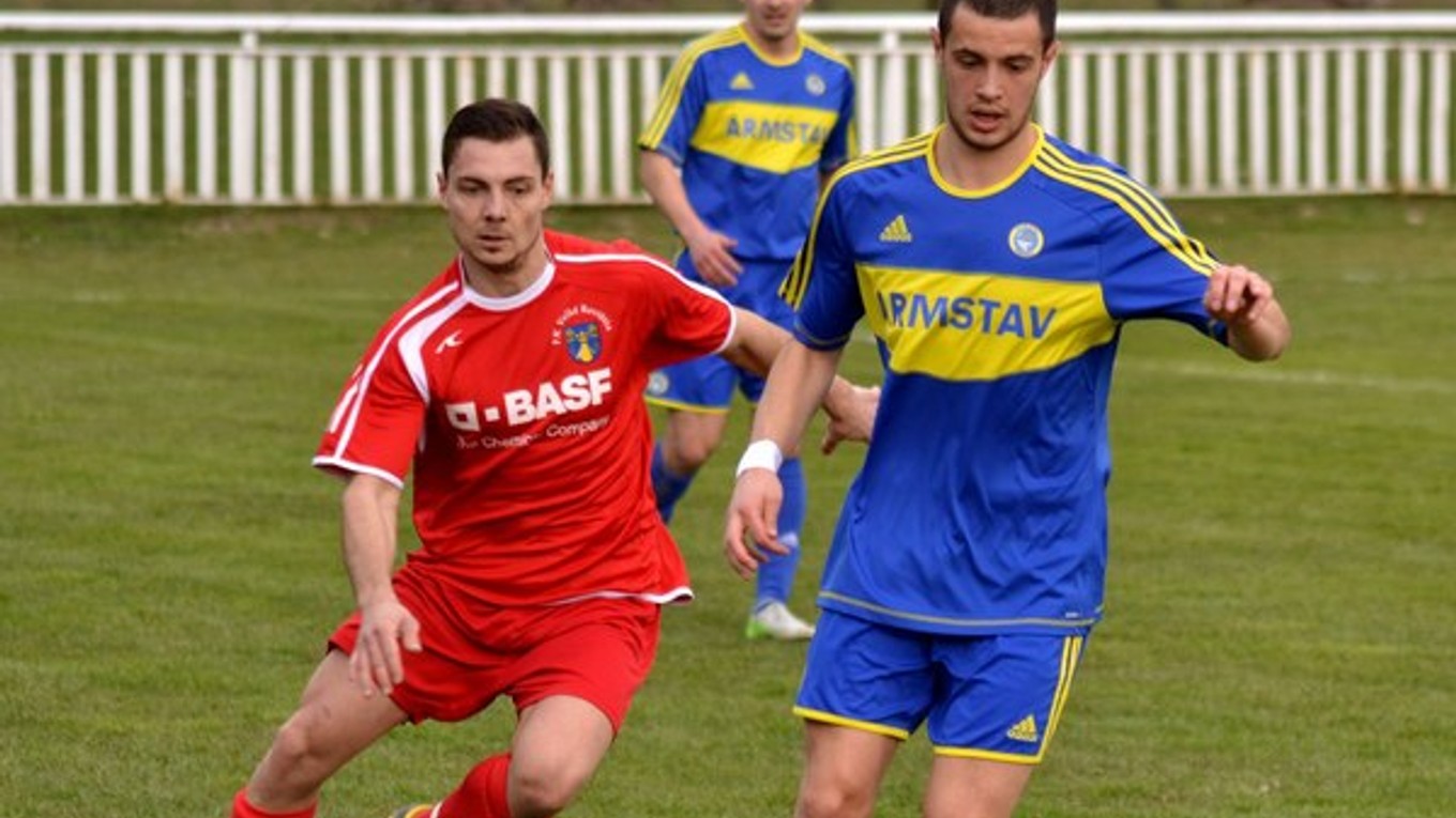Rozhodol o víťazstve v Snine. Edin Mujkovič (vpravo) strelil jediný gól zápasu.
