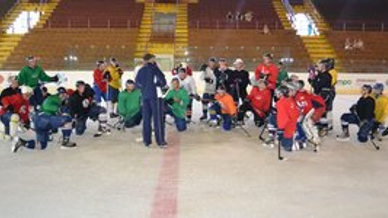 Trebišovčania začali prípravu. Na úvodnom tréningu sa zišlo 36 hokejistov.
