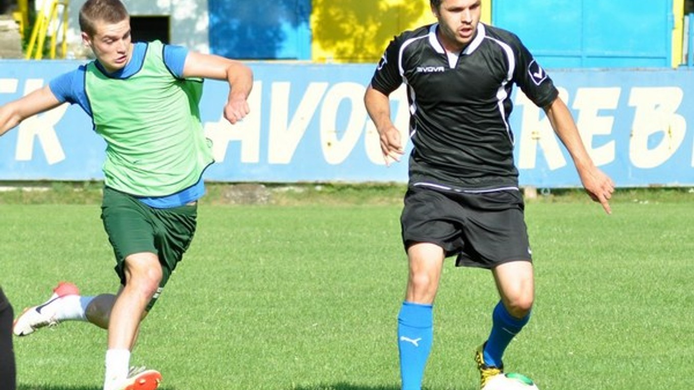 Staronová tvár v Slavoji. Tomáš Krochta (vpravo) naposledy hrával v Nemecku.