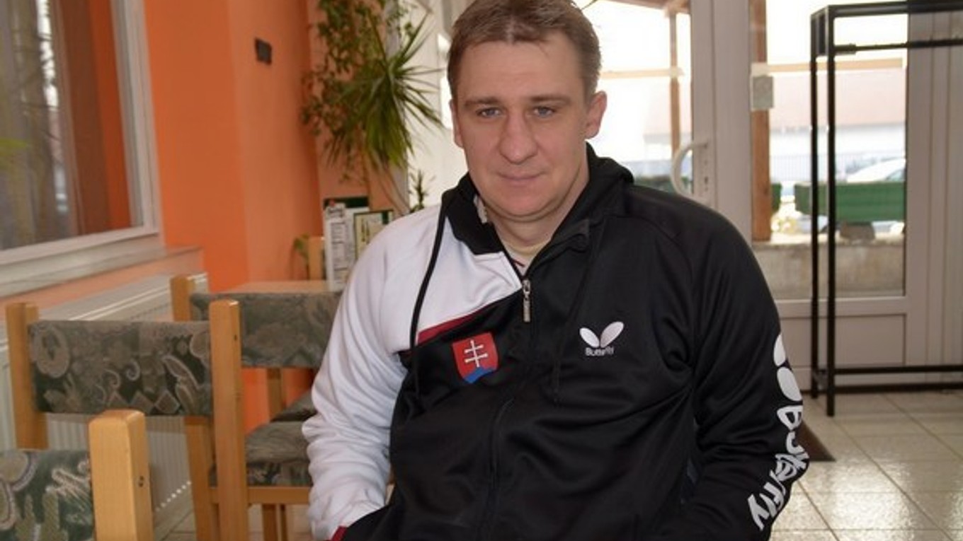 Stolný tenista. Vozíčkar Rastislav Revúcky.