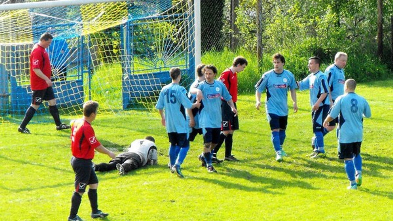 Štyri góly. V Honciach sa o góly starali R. Kuzma a B. Kuzma.