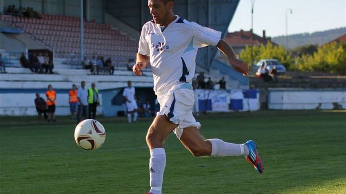 Russlan Ljubarskij. Tentoraz na trávniku chýba. Dôvodom je zranenie.