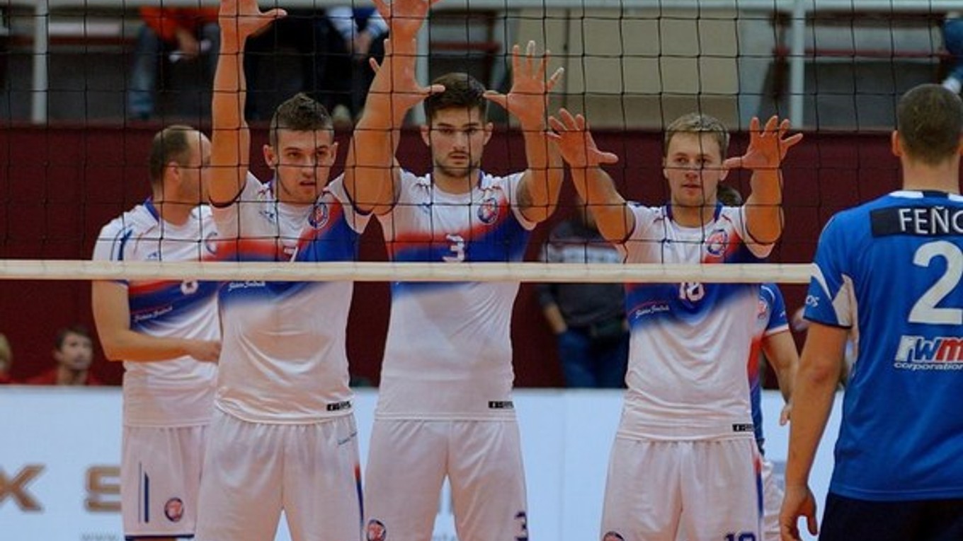 Miloš Labik (vľavo). V Starej Ľubovni zaznamenal desať bodov.