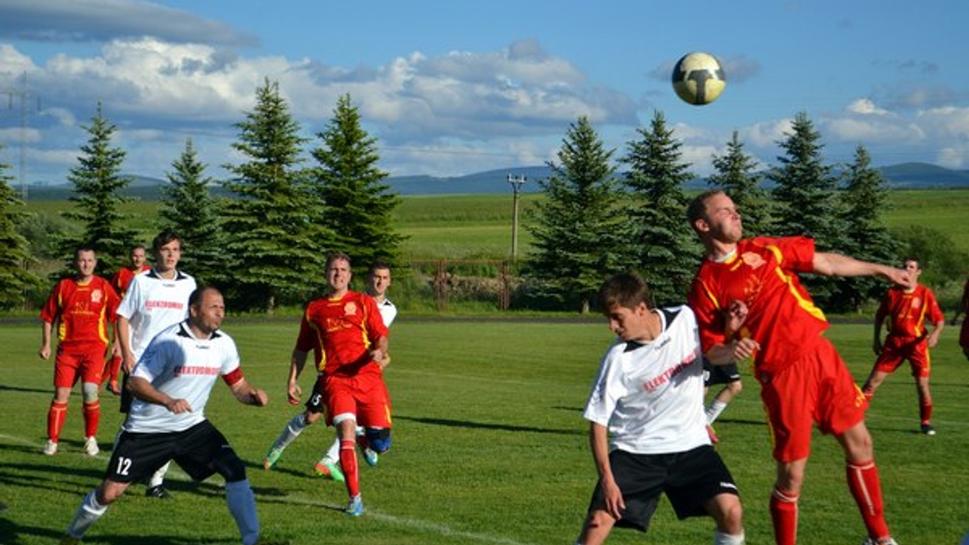 Padlo osem gólov. Štrba doma zdolala Kľušov.