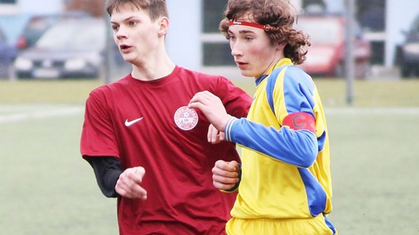 Denis Petro (vľavo). Futbalovo rastie v Michalovciach.