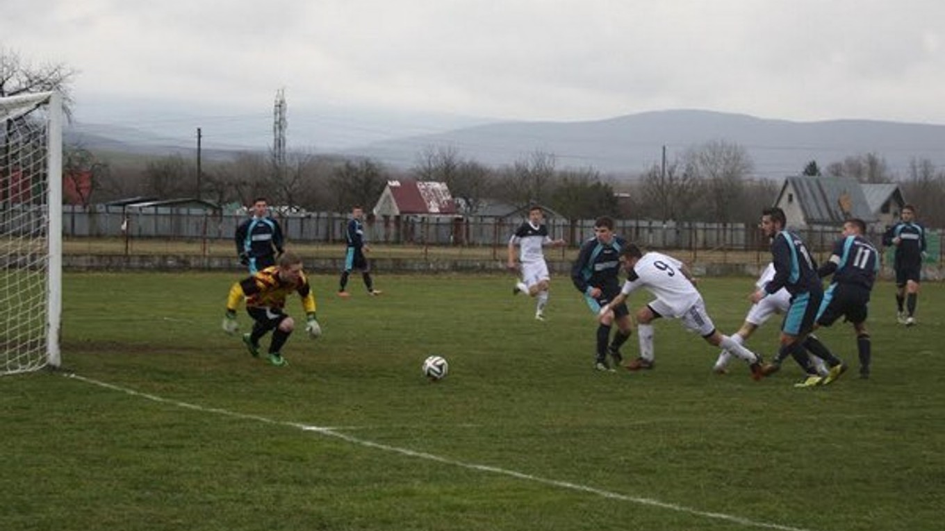 Humenská premiéra na štadióne v Strážskom dopadla neslávne, "domáci" prehrali so Sabinovom 0:5.