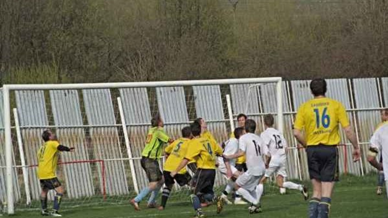Čirčania utrpeli prvú prehru. Snímka je ešte z predchádzajúceho kola, keď zvíťazili v Šarišskom Jastrabí. Teraz sa však museli skloniť pred Jakubanmi.
