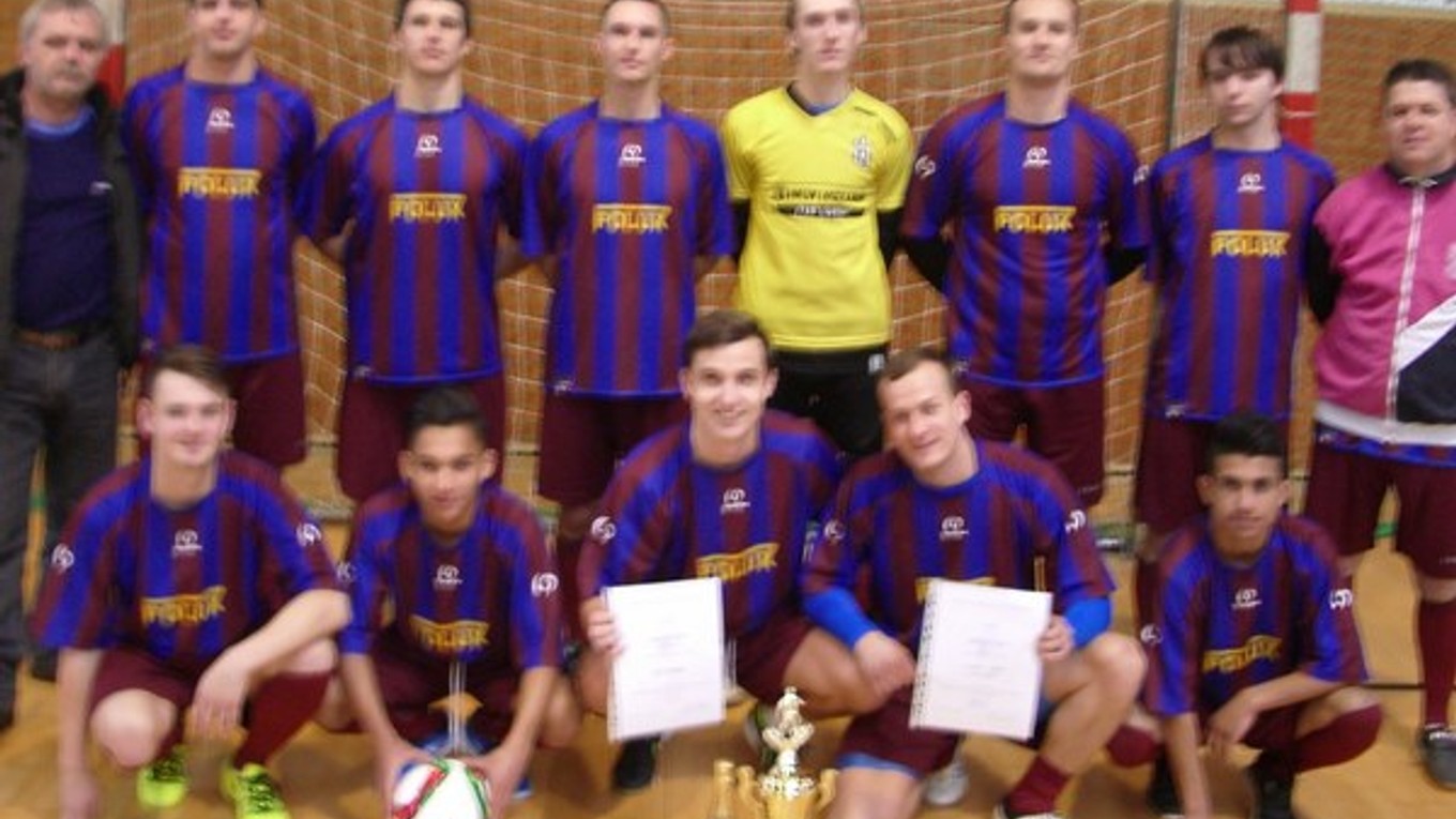 Víťaz jubilejného 10. ročníka halového turnaja. Stali sa ním hráči šiestoligových Žbiniec, ktorí zo šiestich zápasov na turnaji vyhrali päť.