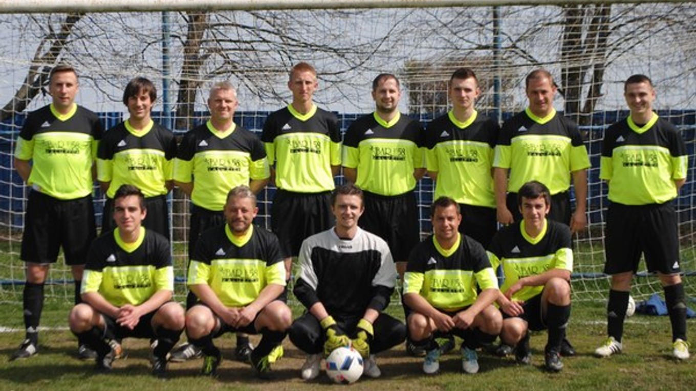 Šiestoligové mužstvo OŠK Zalužice. Na vlastnom trávniku si poľahky poradilo so Zemplínskou Širokou a v tabuľke je opäť štvrté.