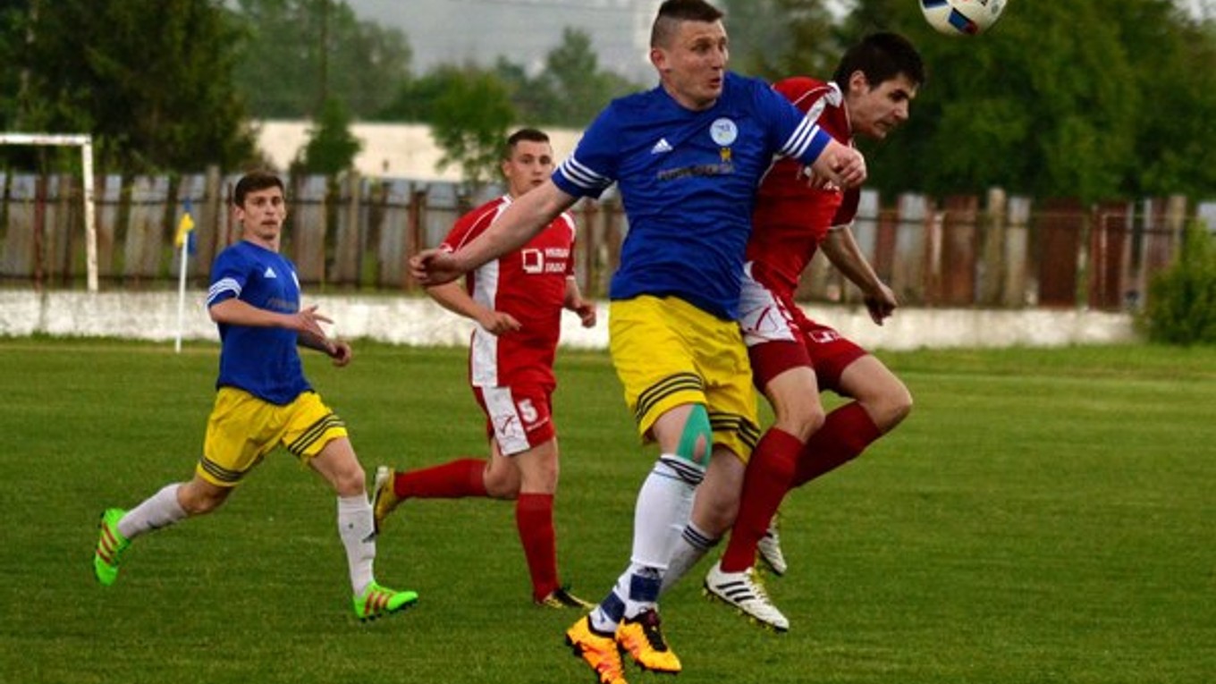 V Strážskom sa hralo zemplínske derby. Domáci hostili Sobrance, ktoré síce do polčasu prehrávali, napokon však zvíťazili.