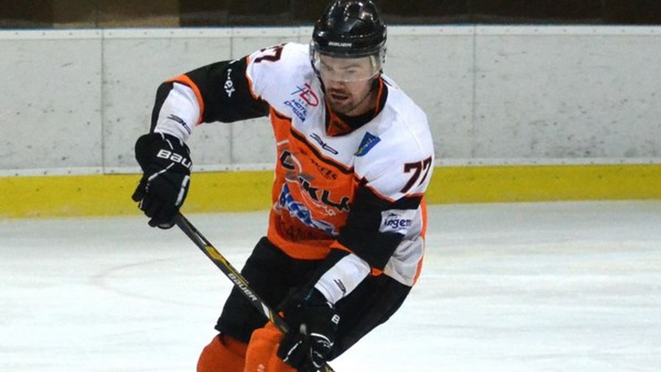 Obranca Martin Tkáč dnes nastúpi proti exspoluhráčom.