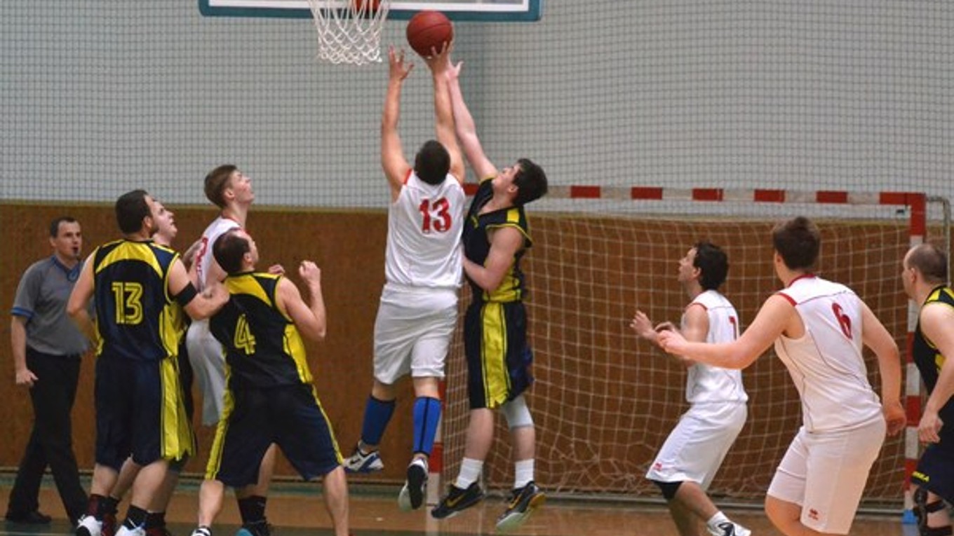 Basketbalisti 1. BKD vyhrali v Levoči a vedú tabuľku.