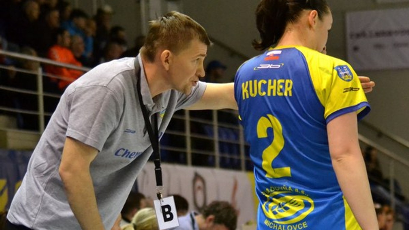 Tréner Petrovskyj sa musel porúčať. Julii Kucher už dakto dohovárať nebude.